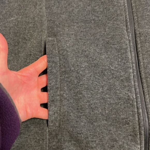 Lands End Fleece Vest - Picture 2 of 8